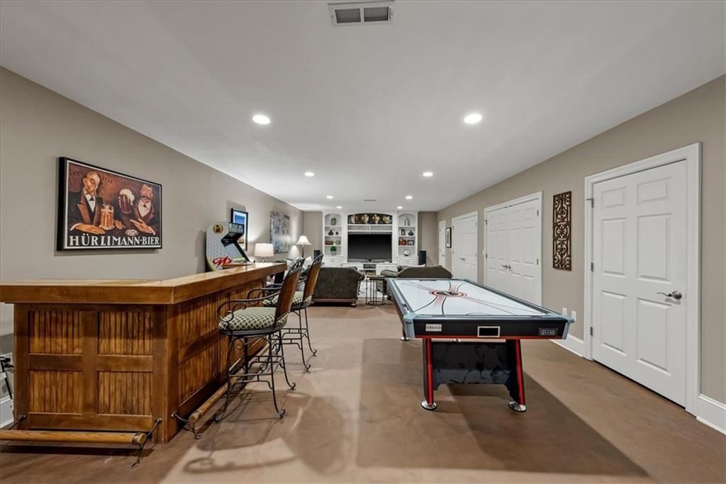 4963 Wyandotte Street — photo 45