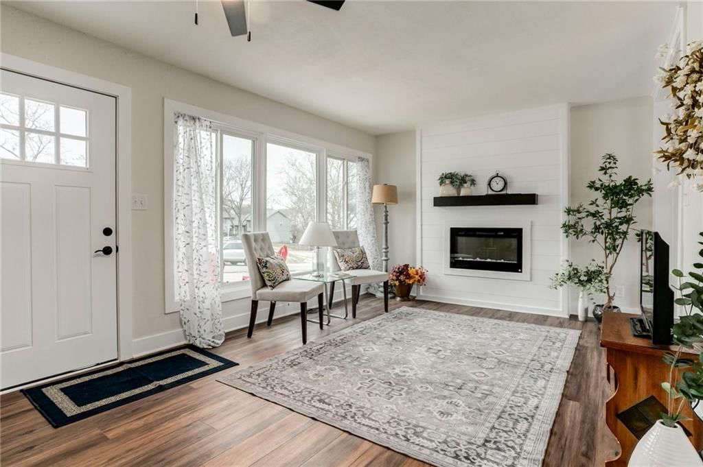 3021 S 46th Terrace — photo 4