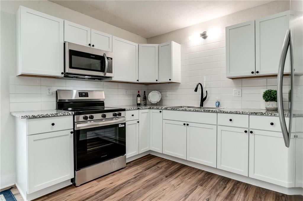 3021 S 46th Terrace — photo 9