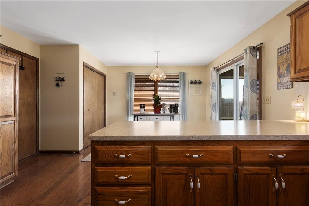 1933 Meadowlane Street — photo 13