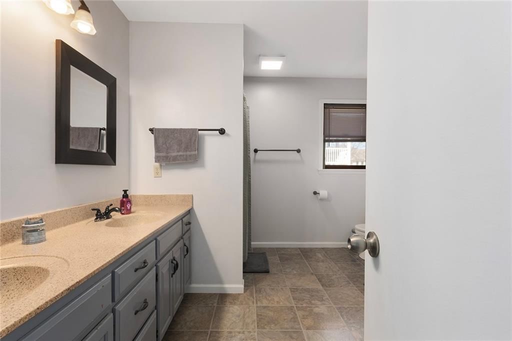 1933 Meadowlane Street — photo 24