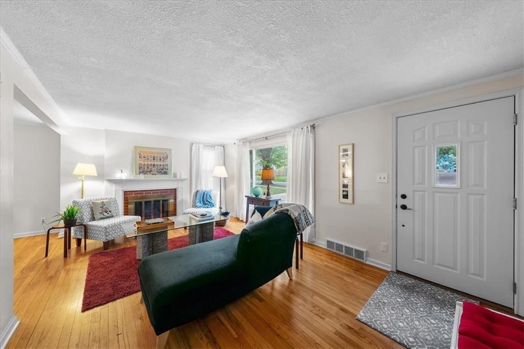4621 W 71st Street — photo 2