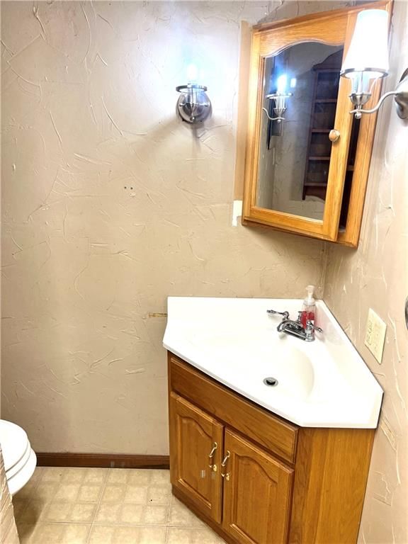 421 W 8th Street — photo 20