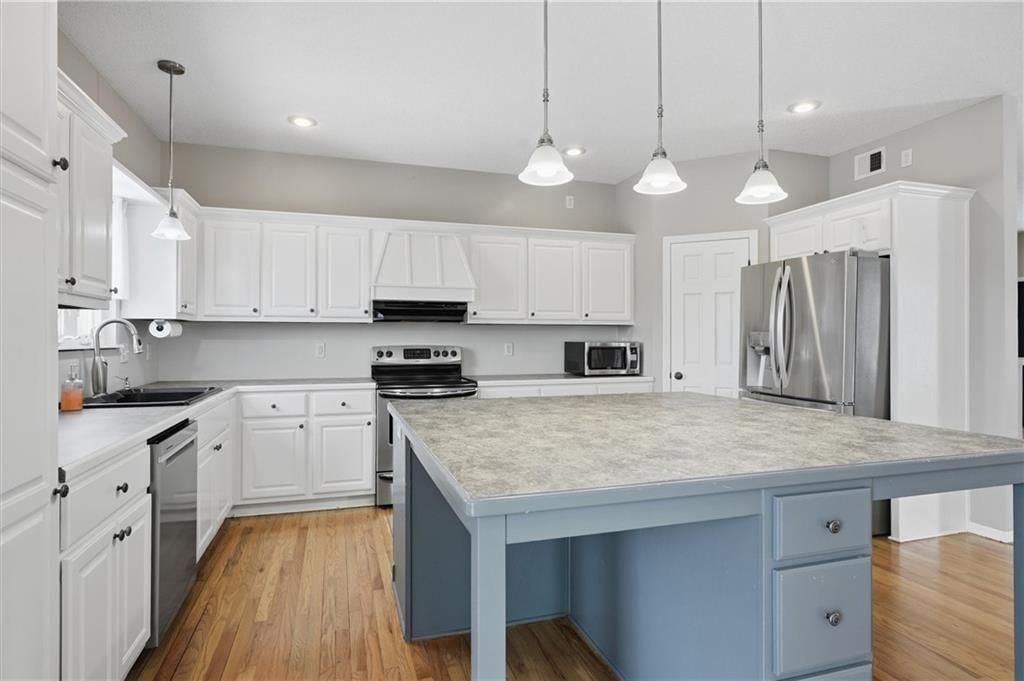 703 SW Longhorn Drive — photo 6