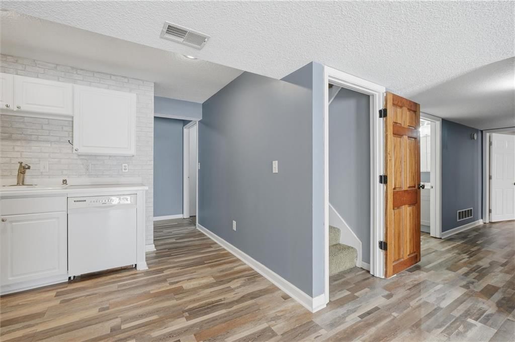703 SW Longhorn Drive — photo 17