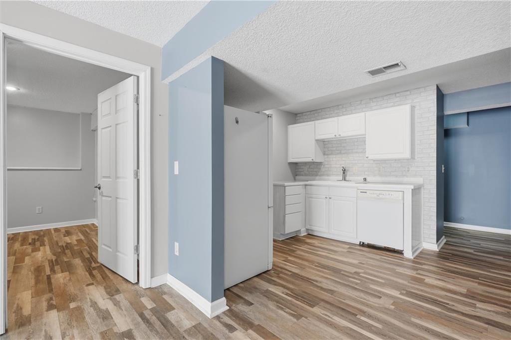703 SW Longhorn Drive — photo 18