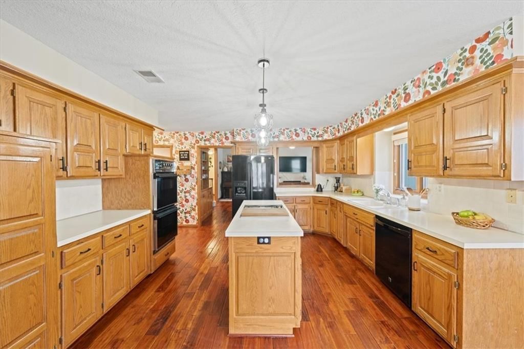 1023 SE Bordner Drive — photo 9