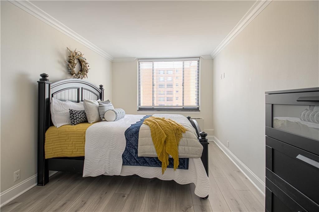 700 E 8th Street — photo 11