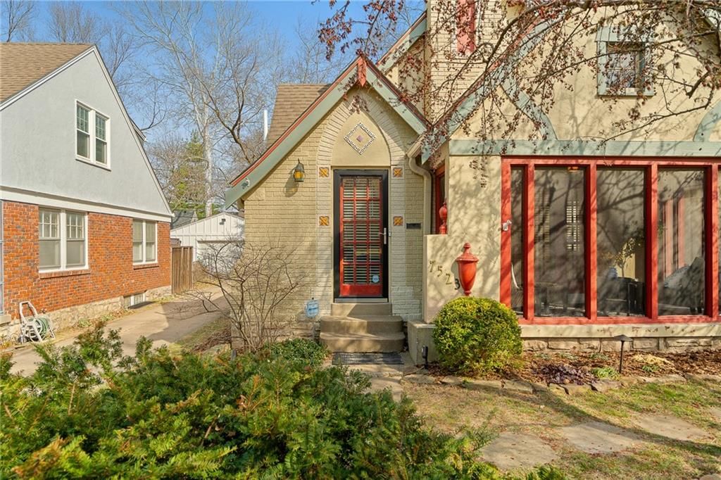 7523 Walnut Street — photo 3