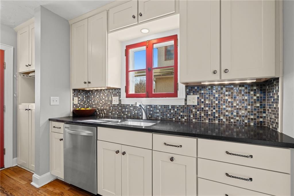 7523 Walnut Street — photo 17