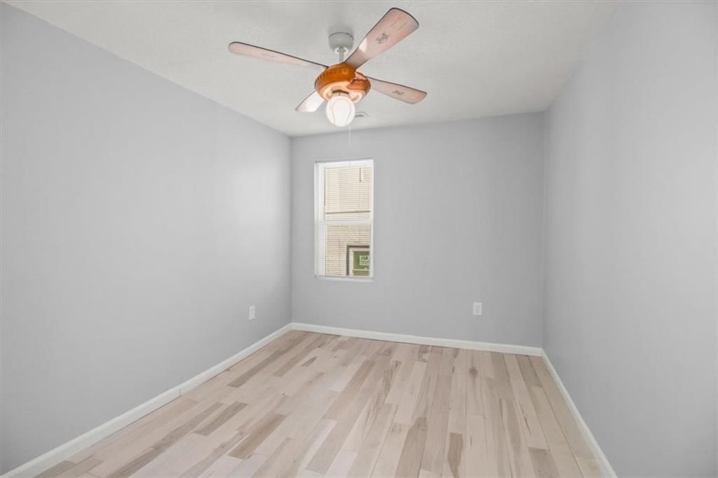 2104 E 24th Terrace — photo 17