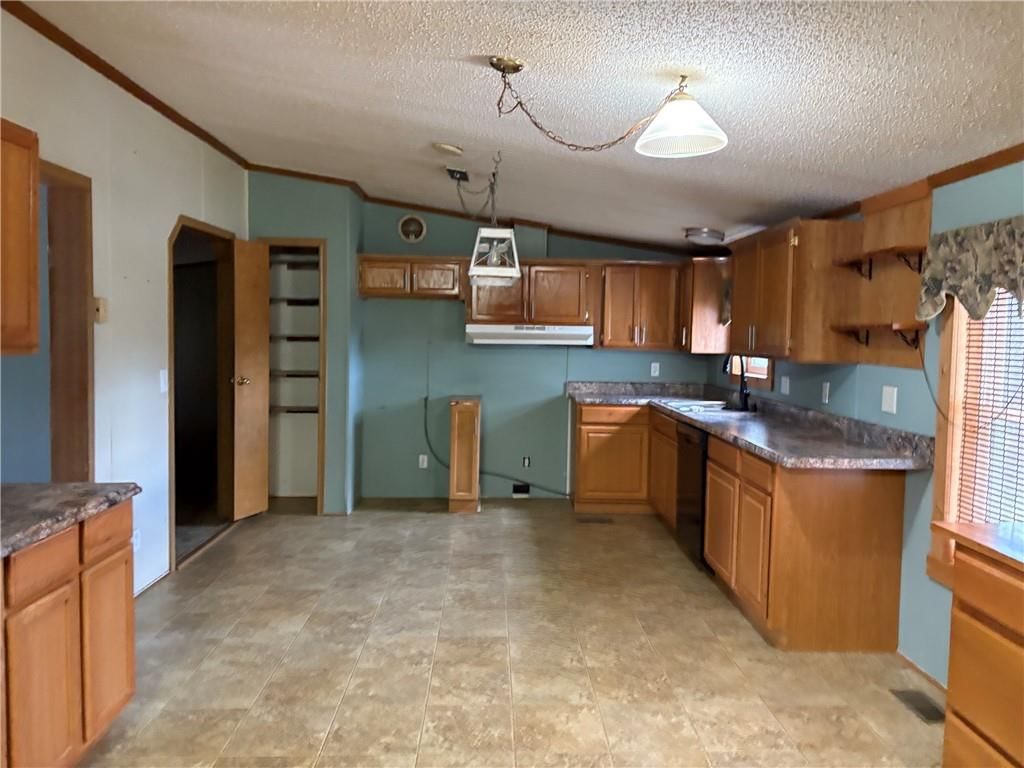 202 N Main Street — photo 10