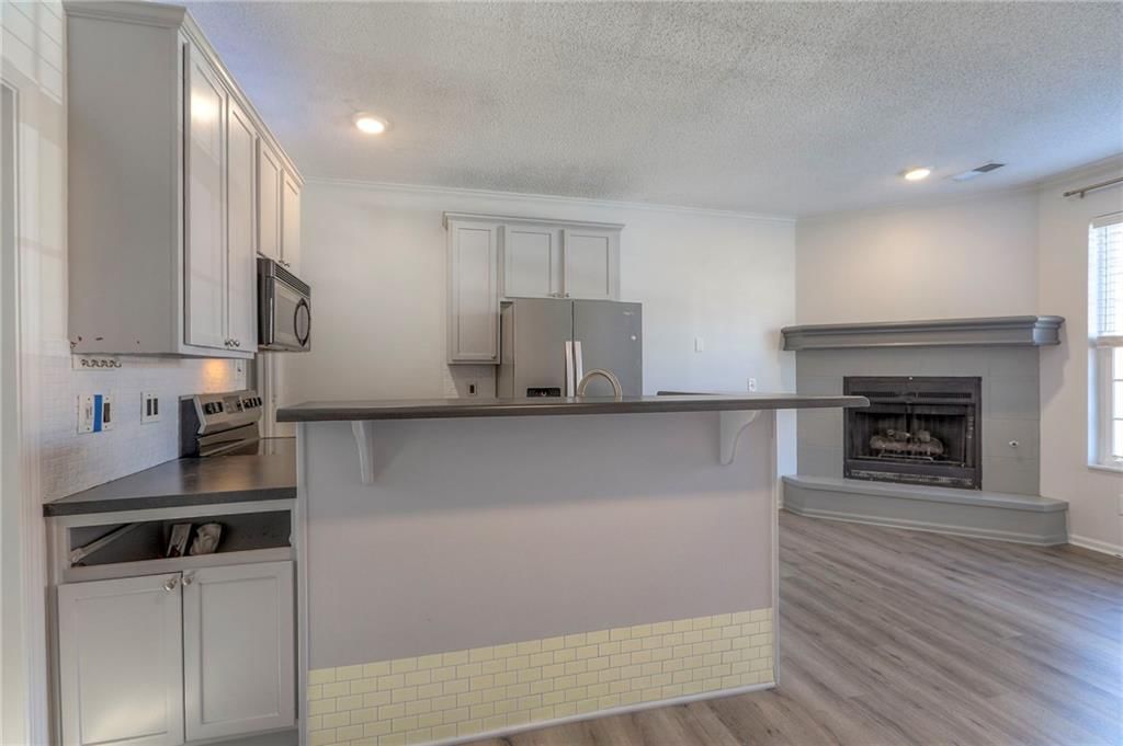 903 W 41ST Place — photo 11