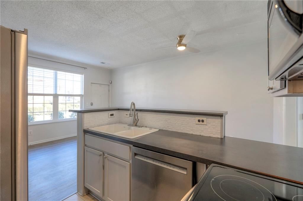 903 W 41ST Place — photo 12