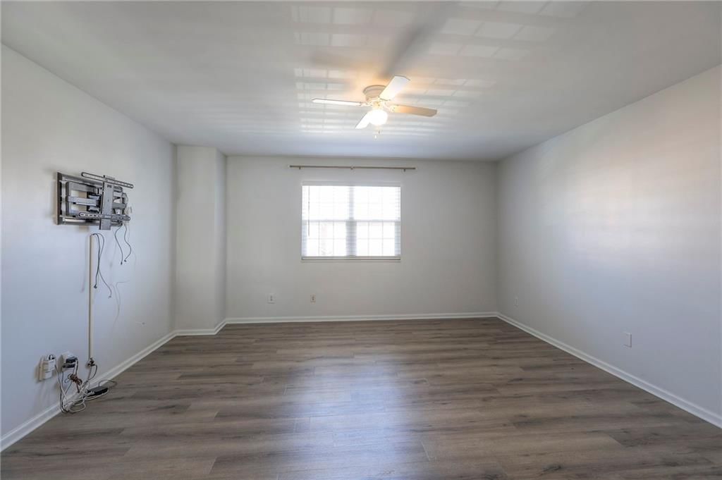 903 W 41ST Place — photo 21