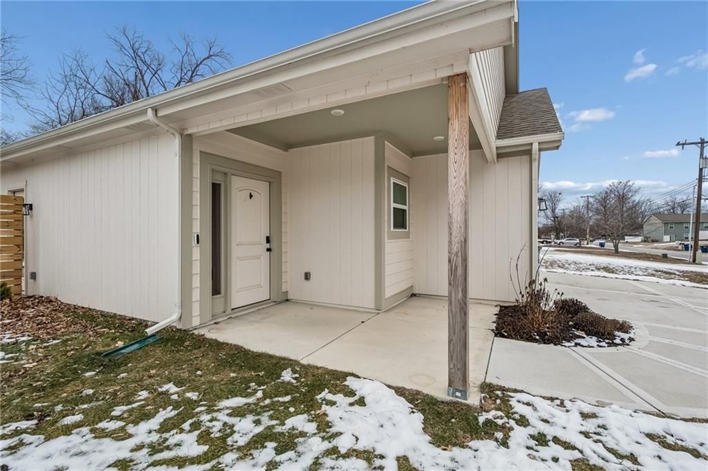 319 E Meadow Street — photo 3