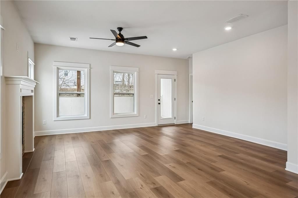 319 E Meadow Street — photo 7