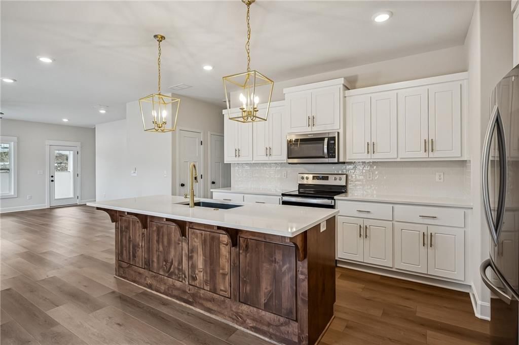 319 E Meadow Street — photo 10