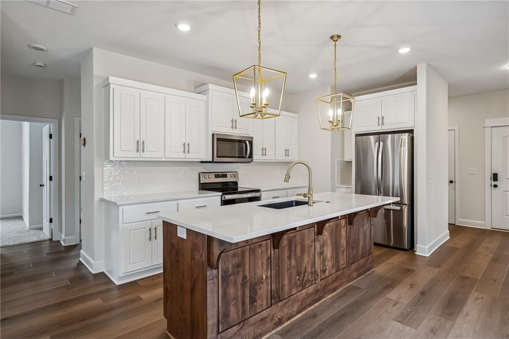 319 E Meadow Street — photo 11