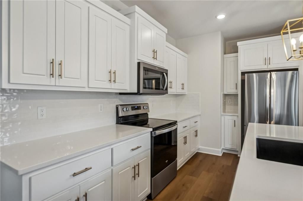 319 E Meadow Street — photo 12
