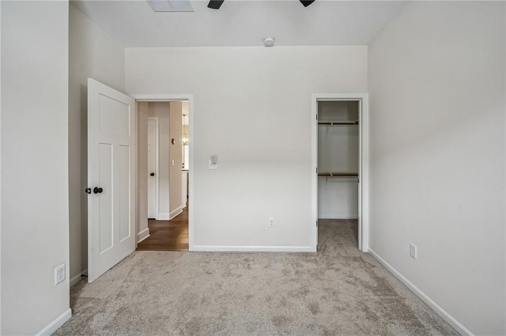319 E Meadow Street — photo 22