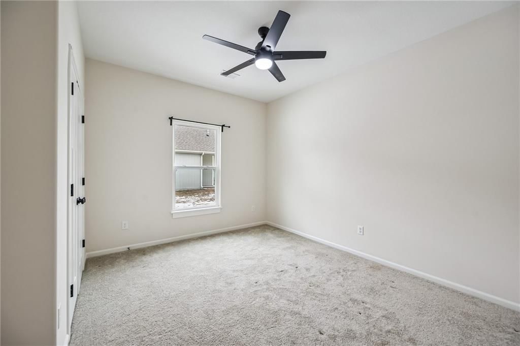 319 E Meadow Street — photo 24