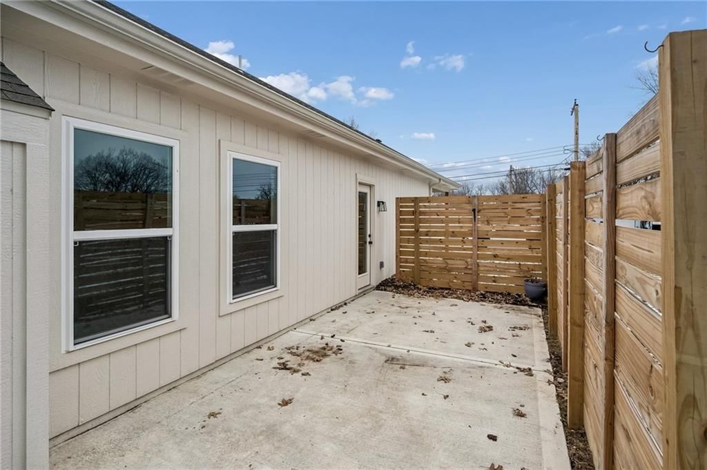 319 E Meadow Street — photo 28