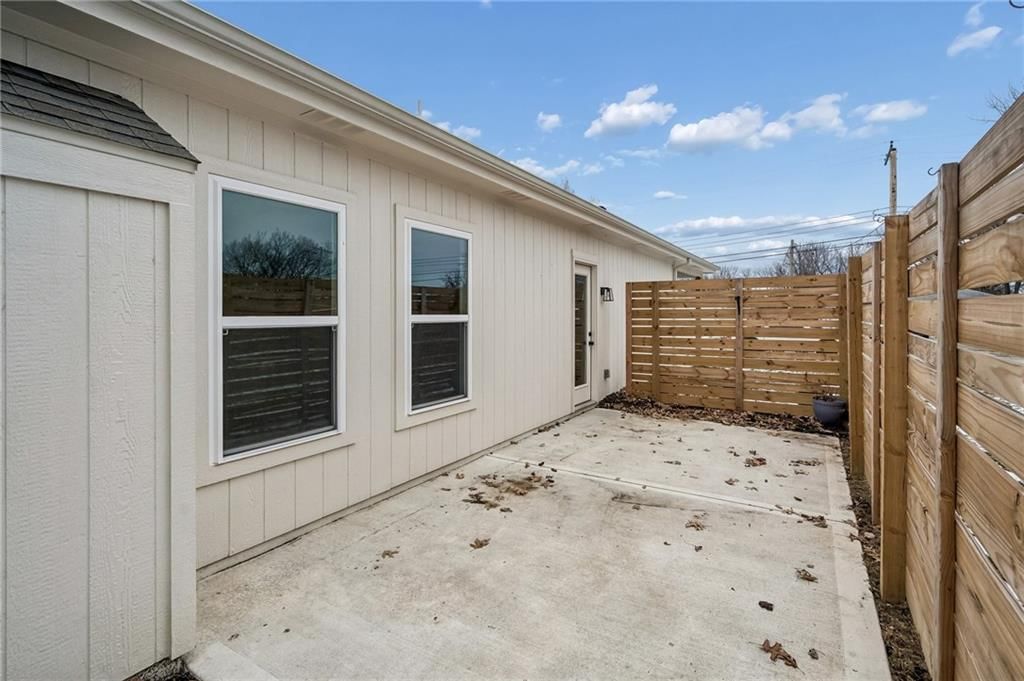 319 E Meadow Street — photo 29