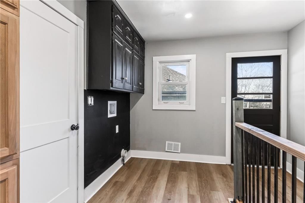 10437 Grand Avenue — photo 9
