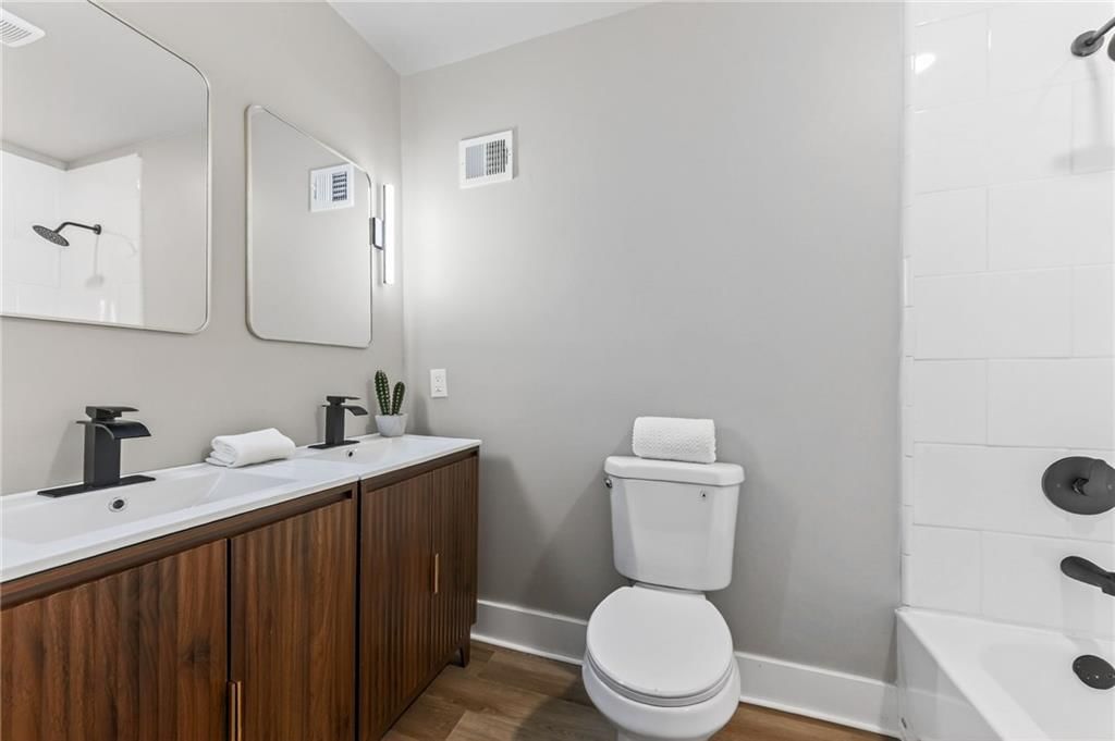 10437 Grand Avenue — photo 15