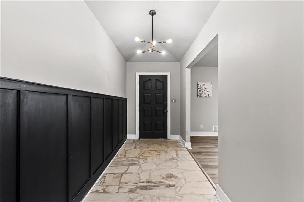 10437 Grand Avenue, Kansas City, MO: listing photo 2