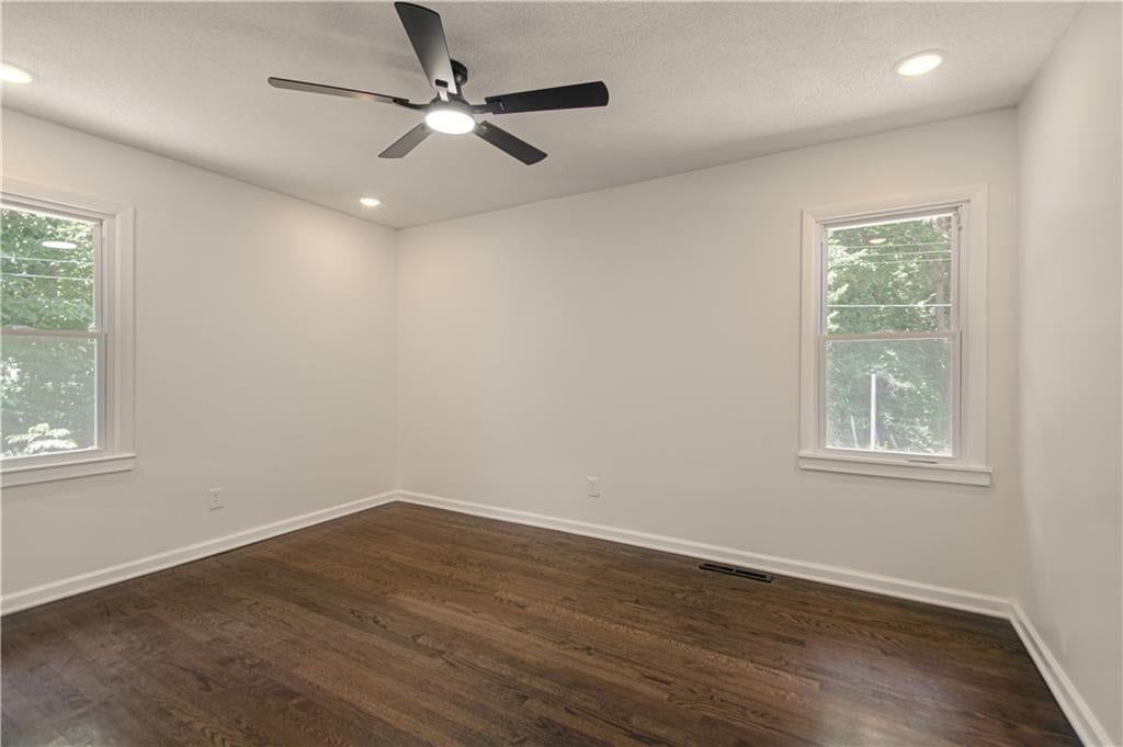 3910 Sewell Avenue — photo 19