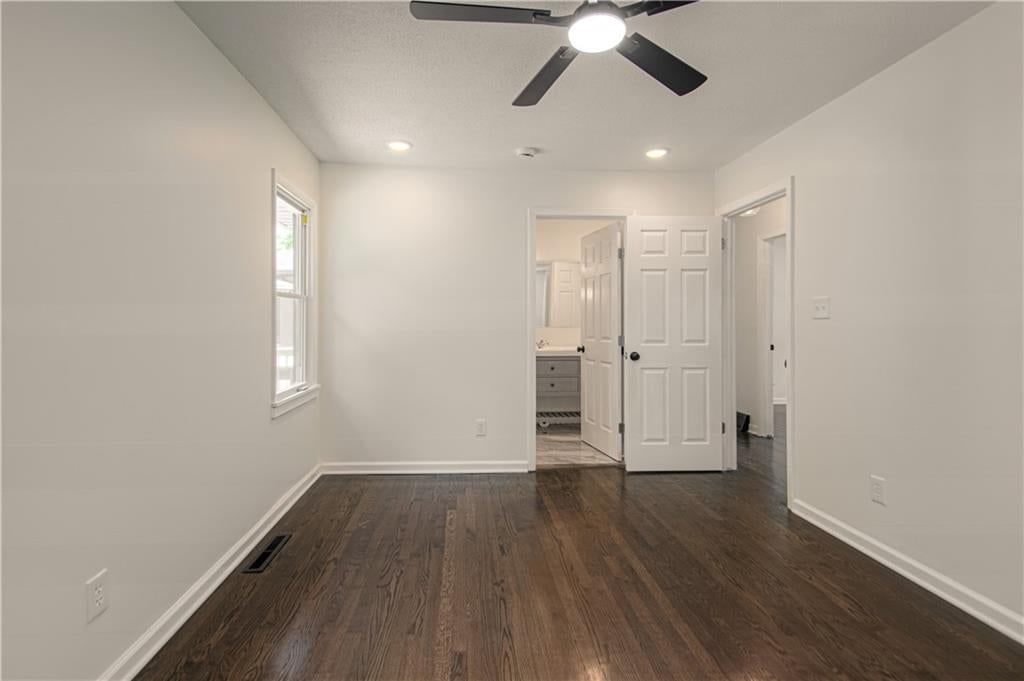 3910 Sewell Avenue — photo 21
