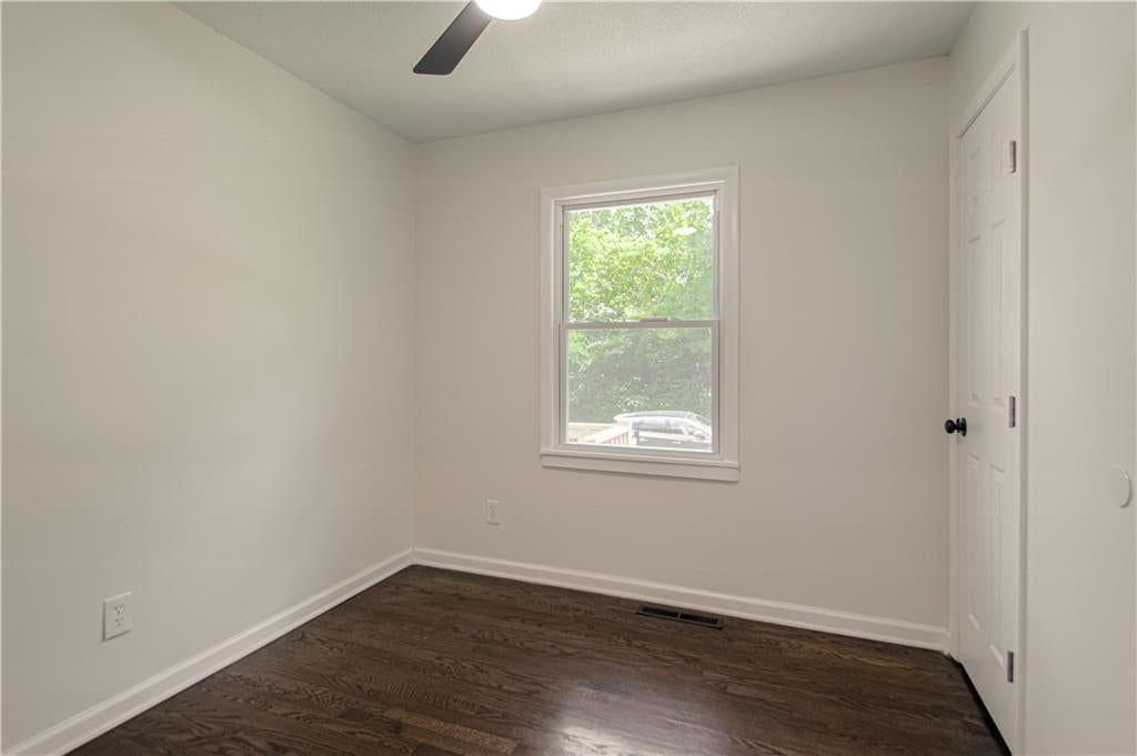 3910 Sewell Avenue — photo 26