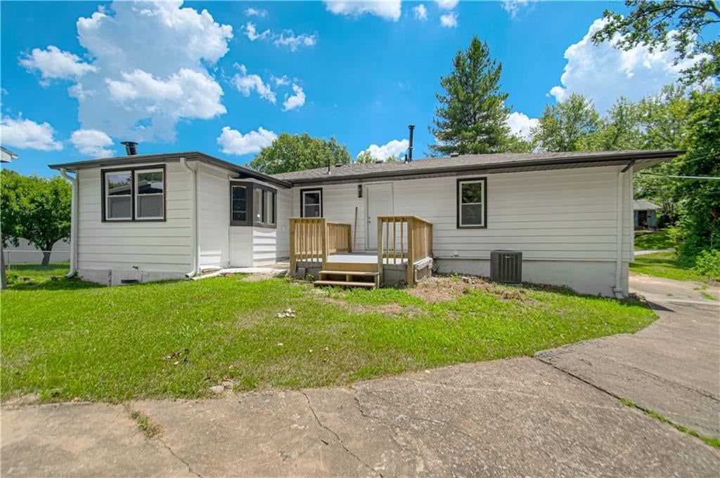3910 Sewell Avenue — photo 33