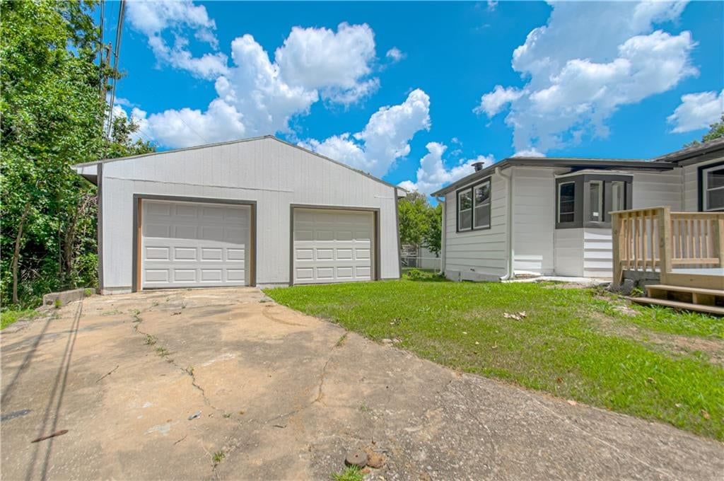 3910 Sewell Avenue — photo 34