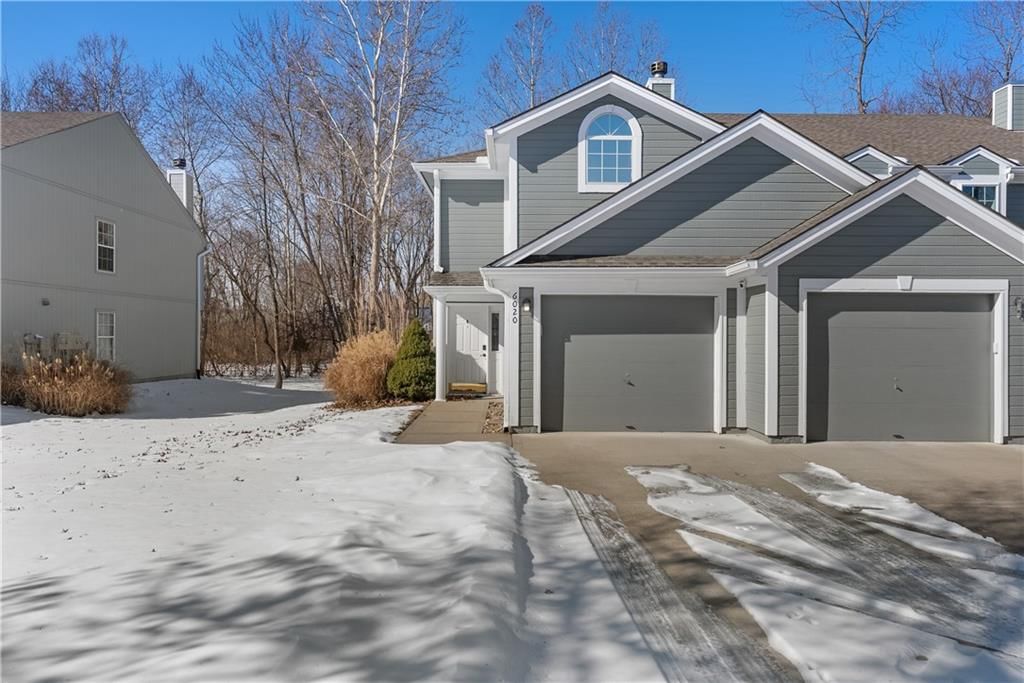 6020 NE Moonstone Drive, Lee's Summit, MO