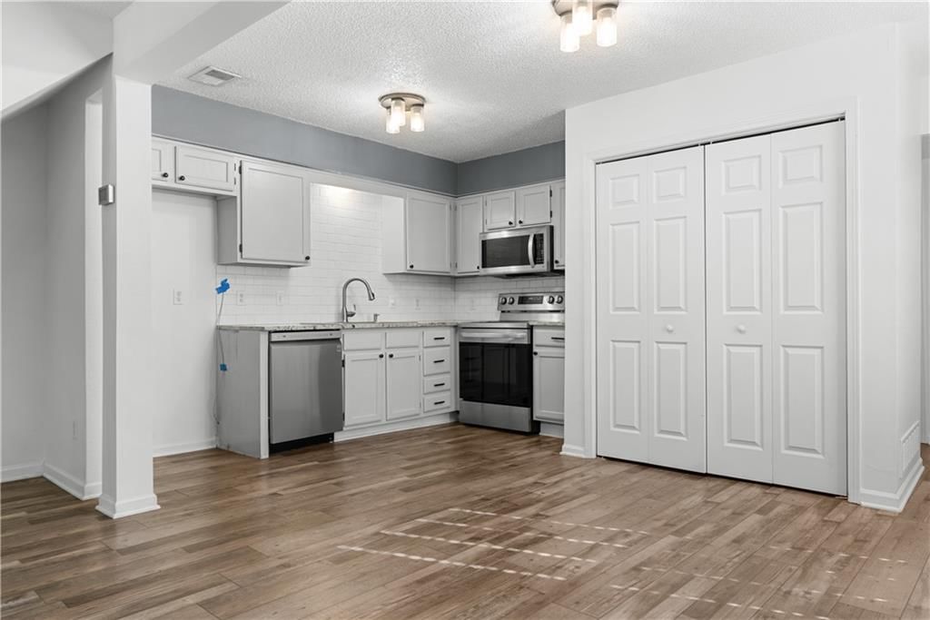 6020 NE Moonstone Drive — photo 8