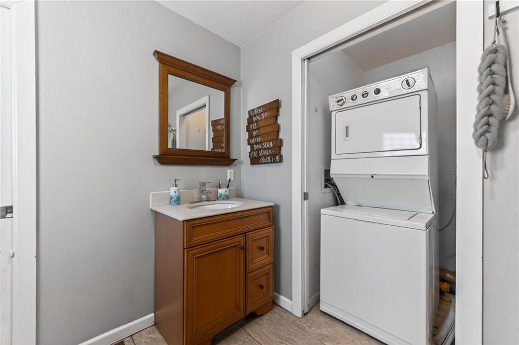 1105 Green Street — photo 13