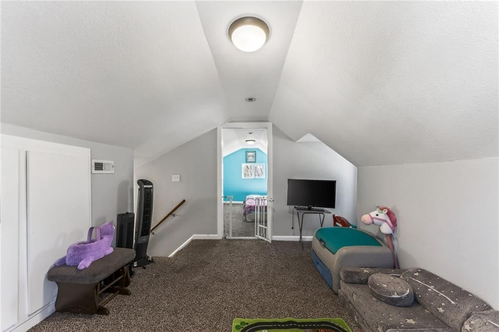 1105 Green Street — photo 15
