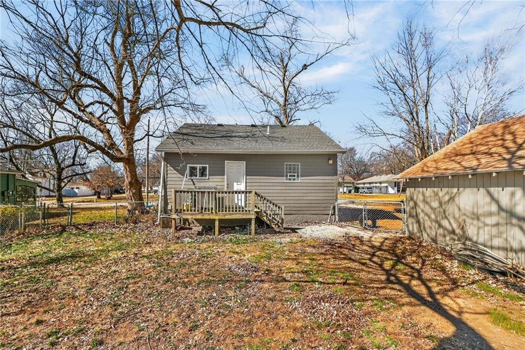 1105 Green Street — photo 19