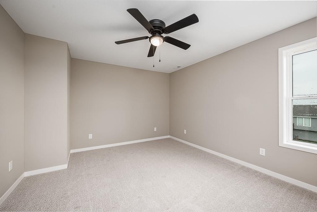 1318 N 159th Street — photo 9