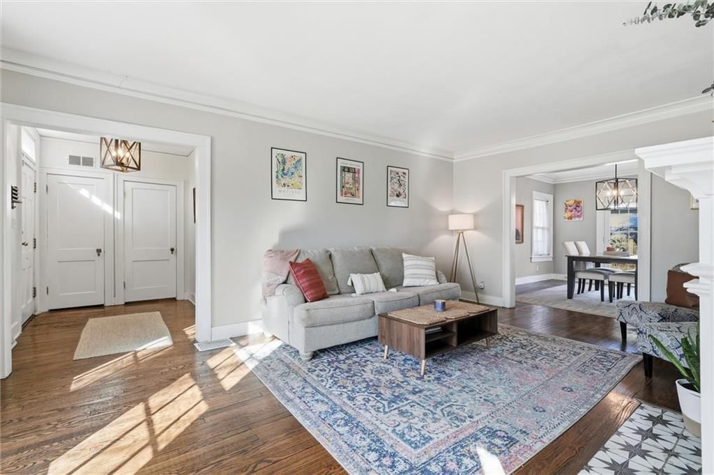 200 W 68th Terrace — photo 8