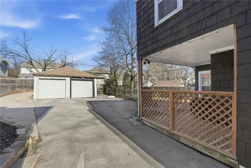 200 W 68th Terrace — photo 34