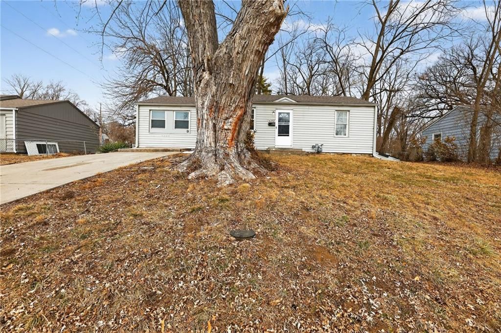 6252 Lathrop Avenue — photo 2