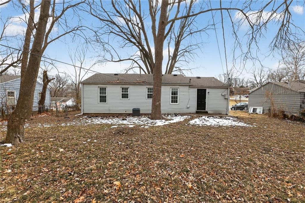 6252 Lathrop Avenue — photo 5