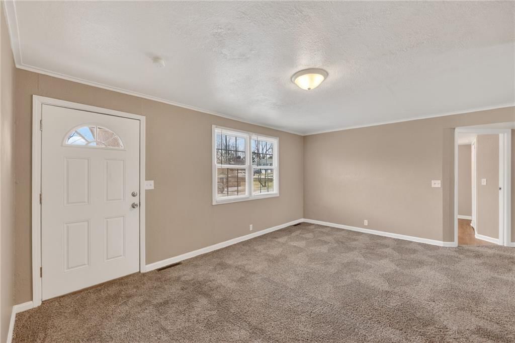 6252 Lathrop Avenue — photo 10