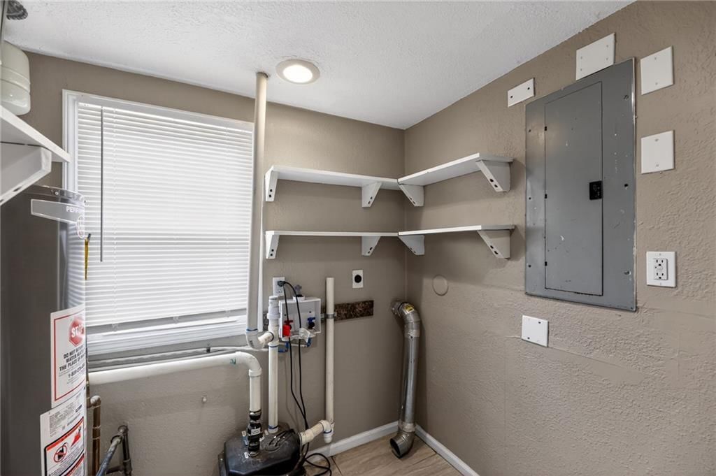 6252 Lathrop Avenue — photo 32