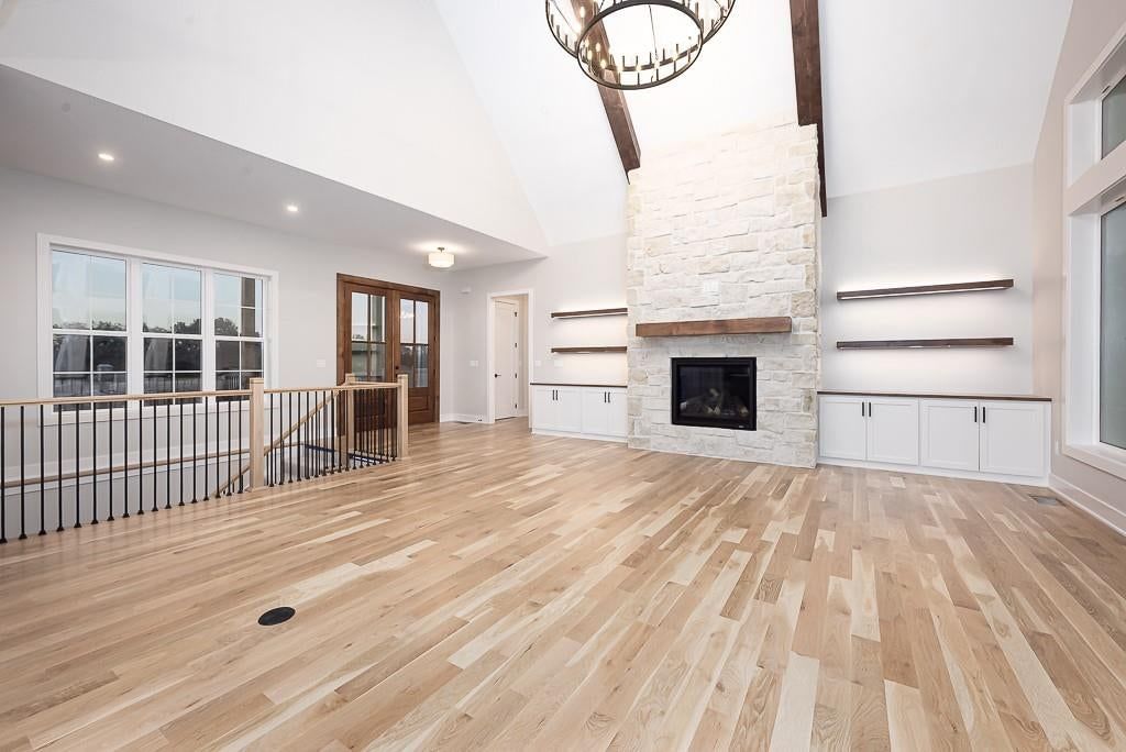 Photo 5 of 36 - 18005 235th Street, Tonganoxie, KS 66086