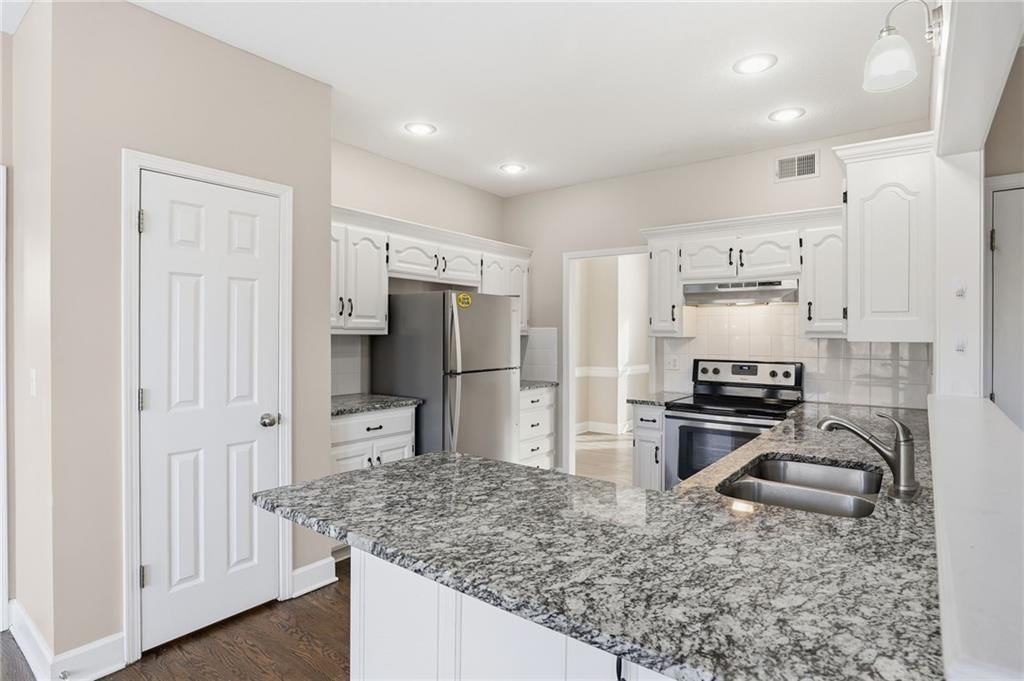 1175 Santa Fe Drive — photo 16